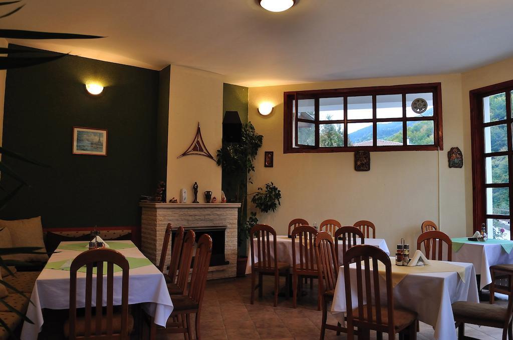 Fisherman'S Hut Family Hotel Beden Exterior photo