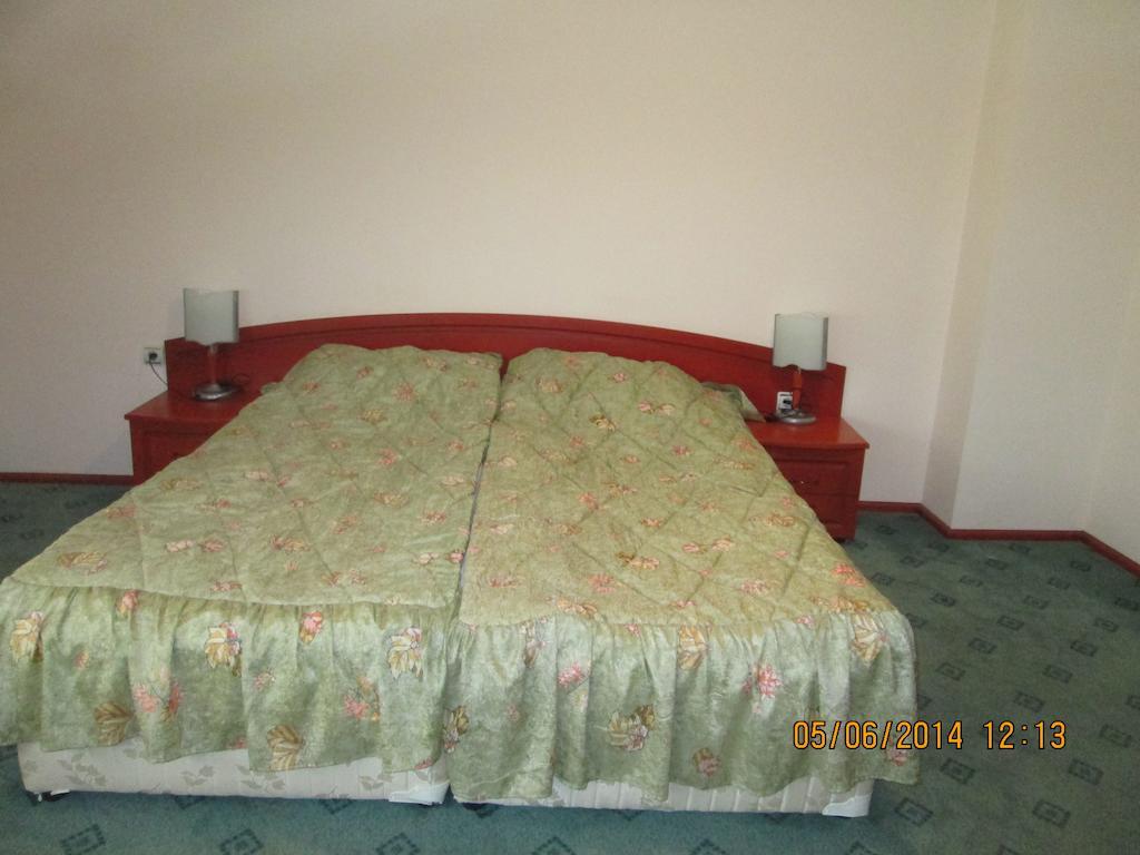 Fisherman'S Hut Family Hotel Beden Room photo