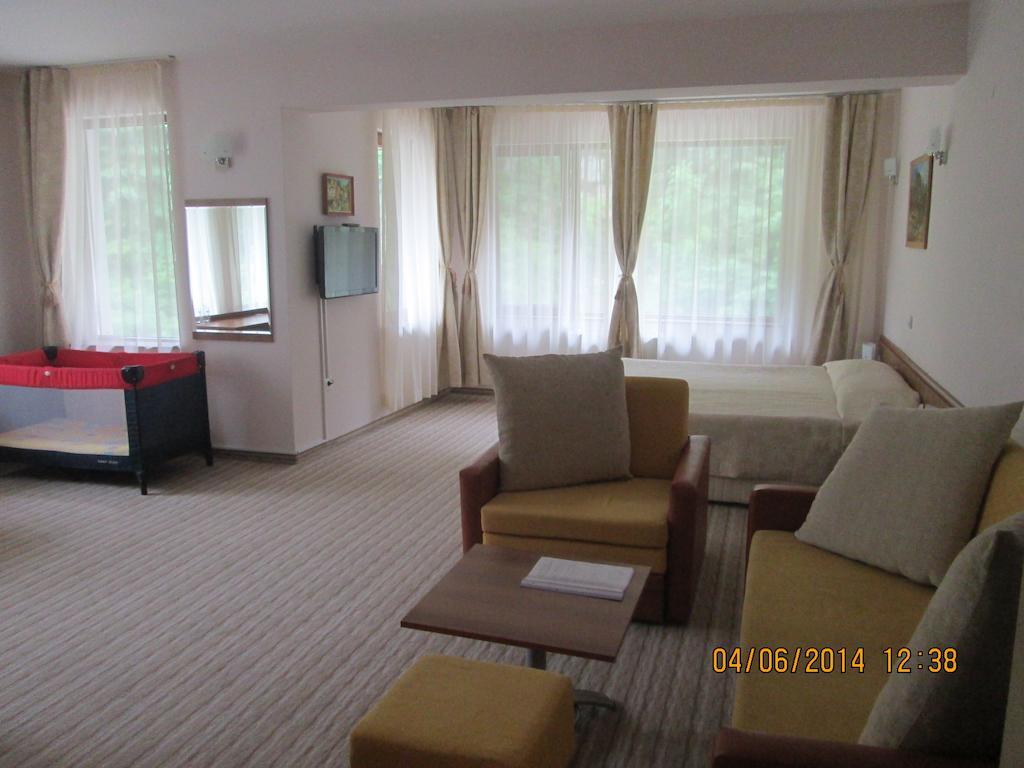 Fisherman'S Hut Family Hotel Beden Exterior photo