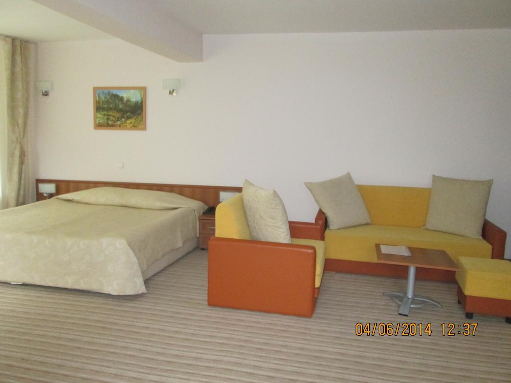 Fisherman'S Hut Family Hotel Beden Exterior photo