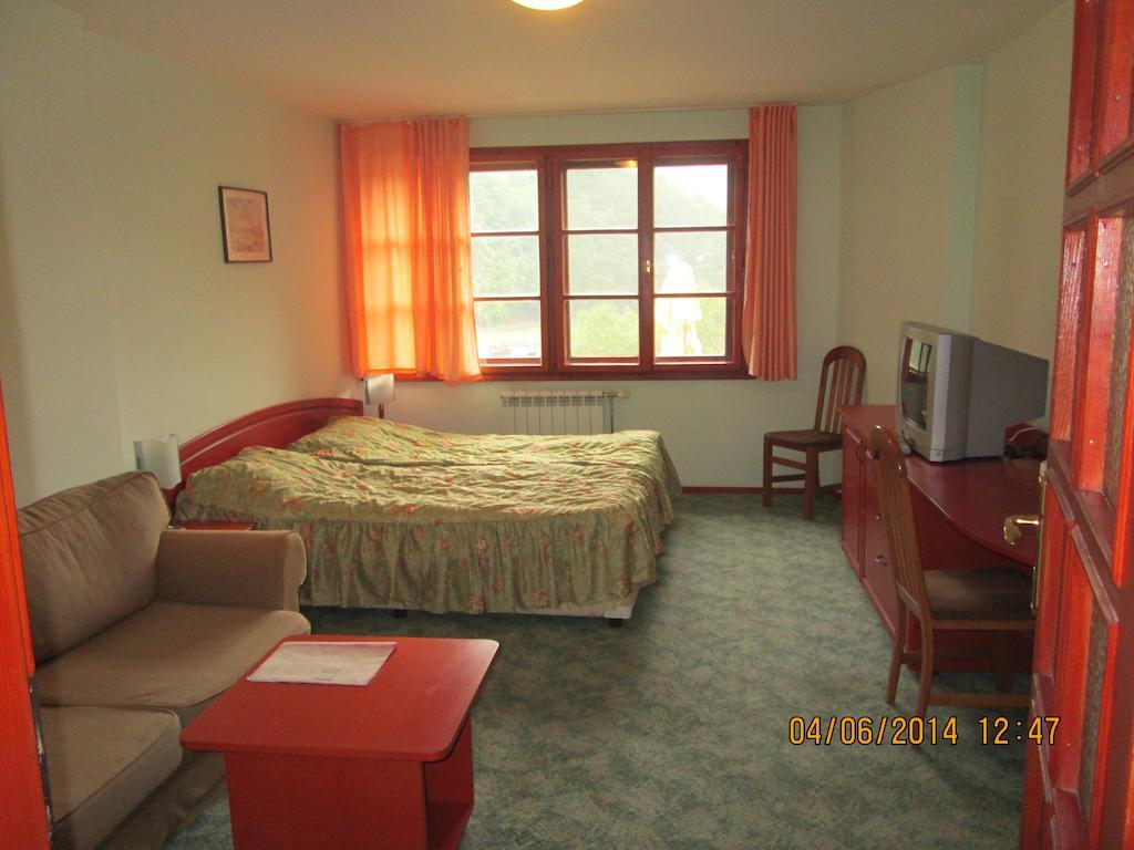 Fisherman'S Hut Family Hotel Beden Room photo