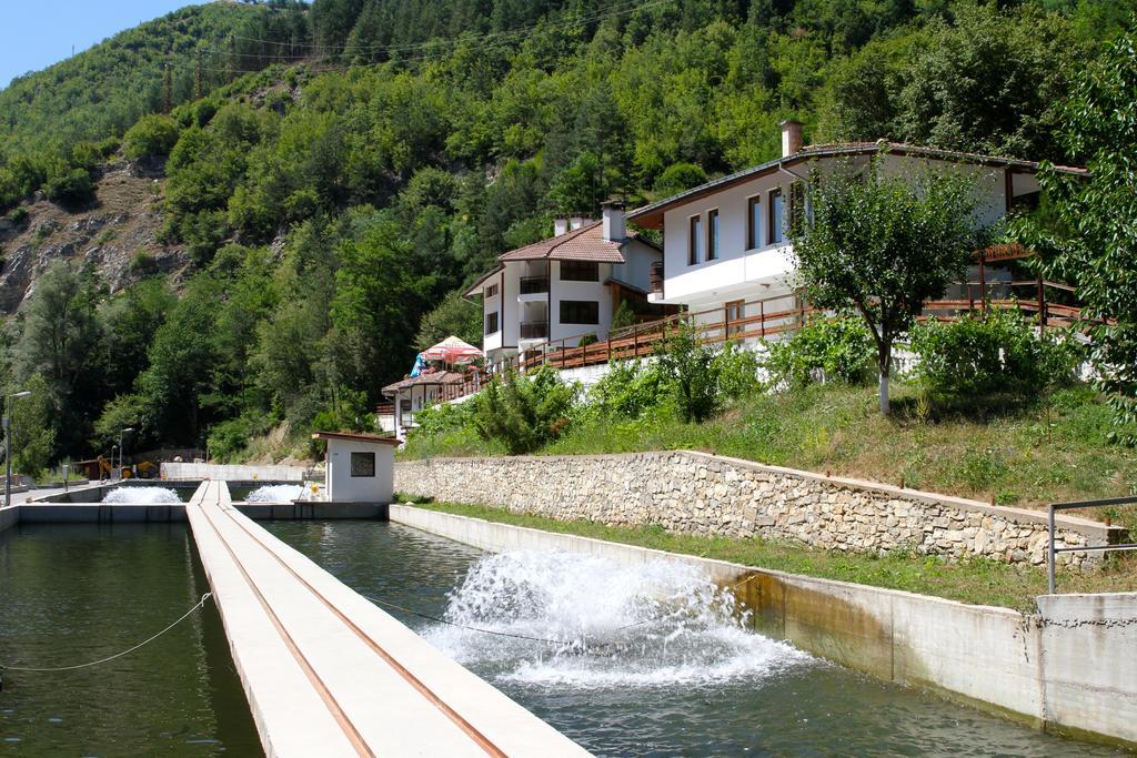Fisherman'S Hut Family Hotel Beden Exterior photo